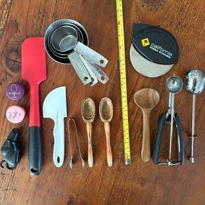 Kitchen Utensil Bundle, Spatulas, Wooden Spoons, Measuring Cups, Melon Scoop